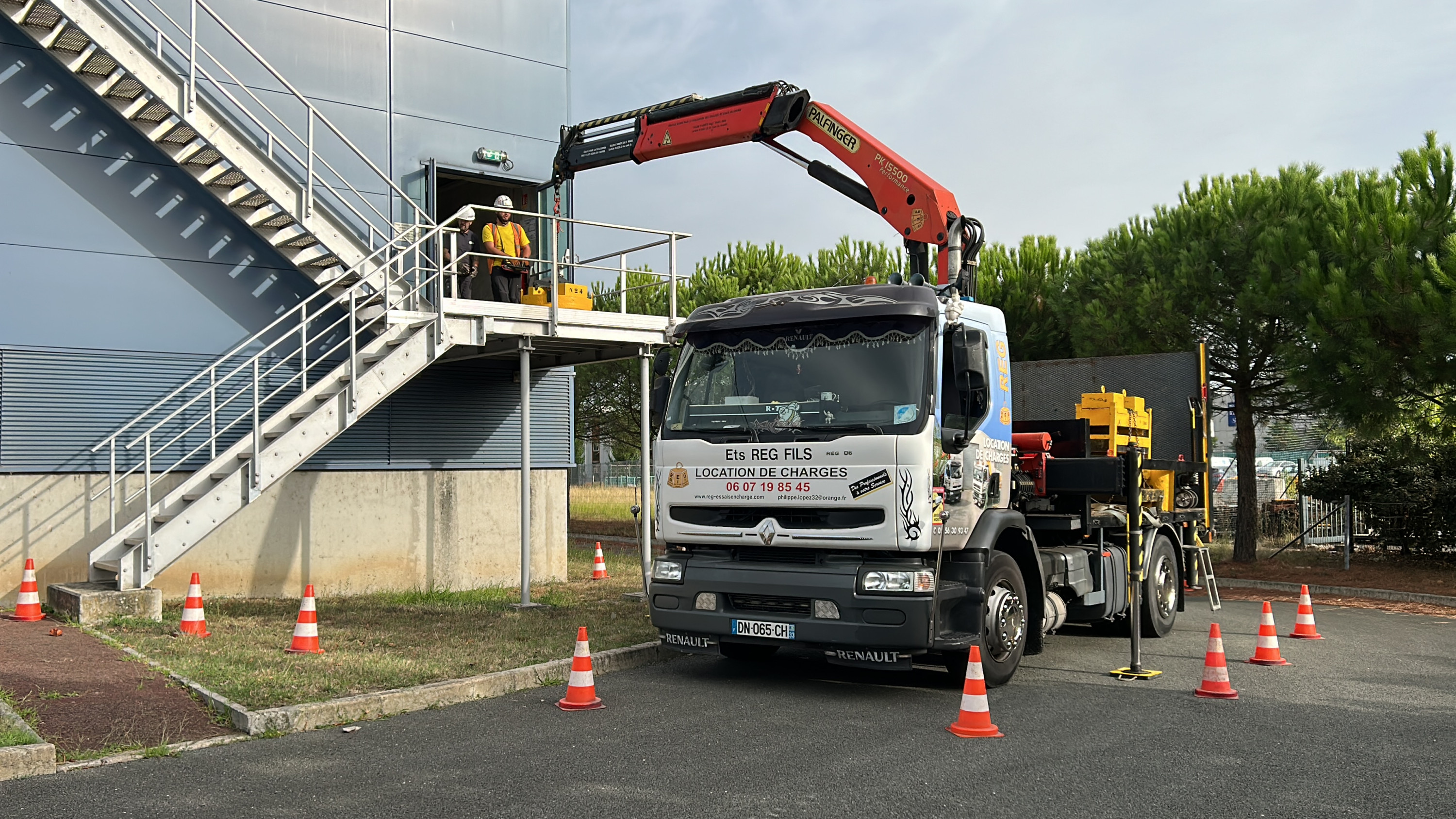 Camion grue Renault Cadaujac